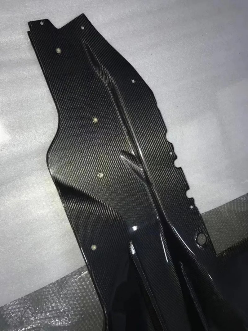 High Quality Fast Delivery Whole Sale Price Dry Carbon Fiber Diffuser Body Kits for  650S